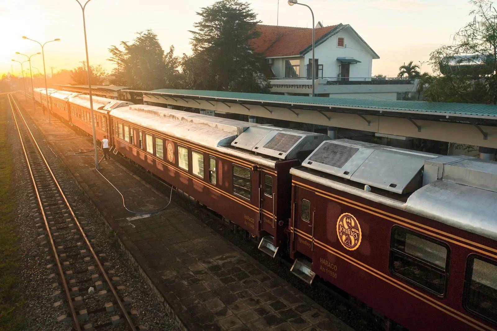 SJourney Vietnam Luxury Express