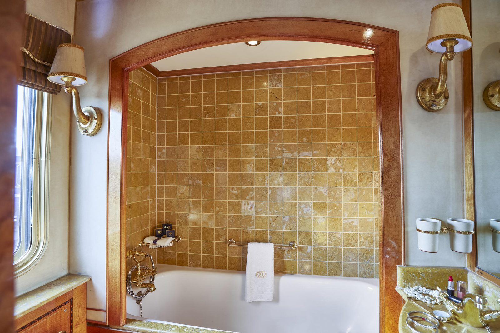 A private en-suite bathroom aboard The Blue Train