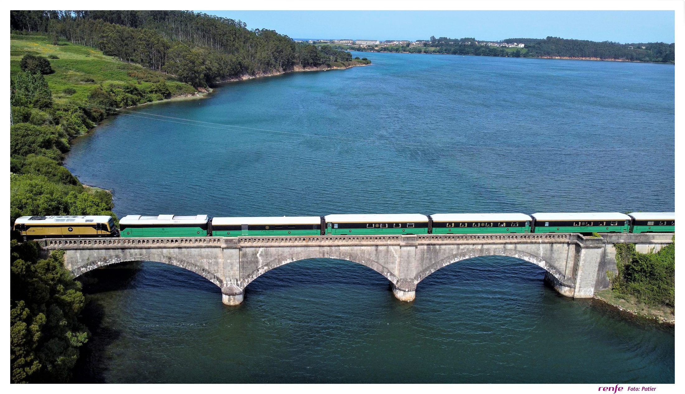 Costa Verde Express — Exterior