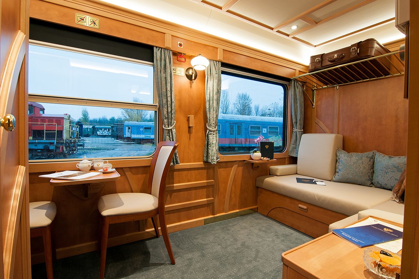 Cabina Superior Deluxe con dos grandes ventanales
