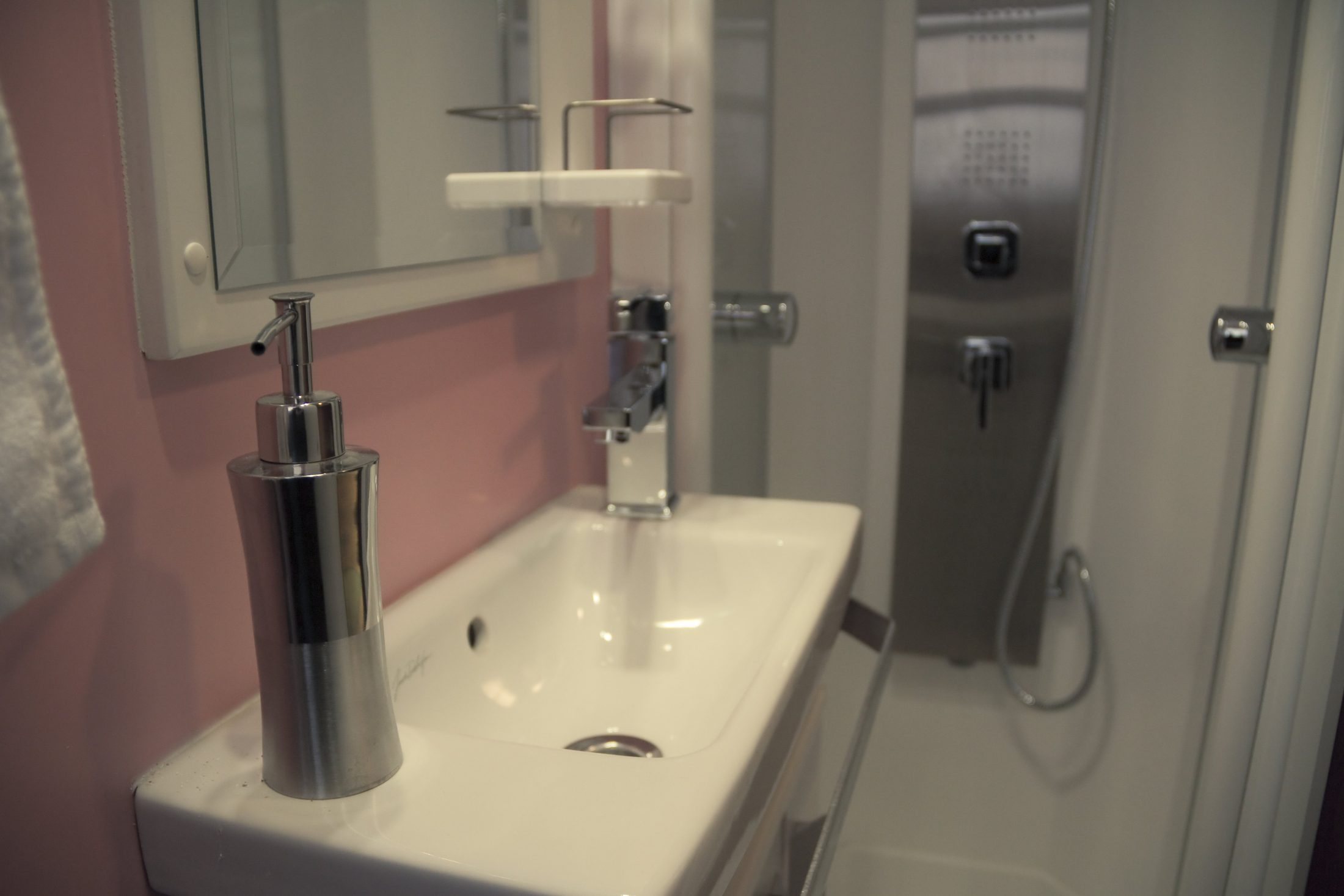 El Expreso de La Robla — Interior bathroom