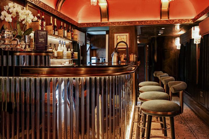 Golden Eagle Silk Road Express: the bar lounge car