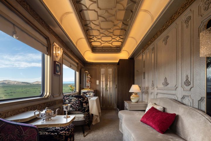 Golden Eagle Silk Road Express: a Han Dynasty Suite