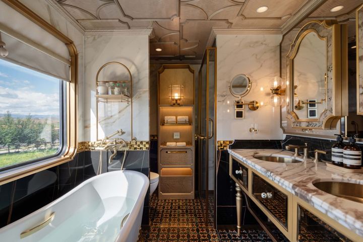 Golden Eagle Silk Road Express: a Han Dynasty Suite