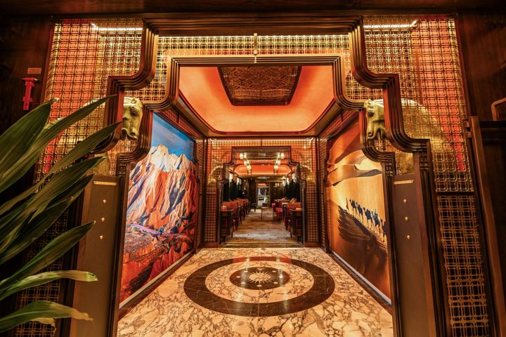 Golden Eagle Silk Road Express: the lounge car entrance
