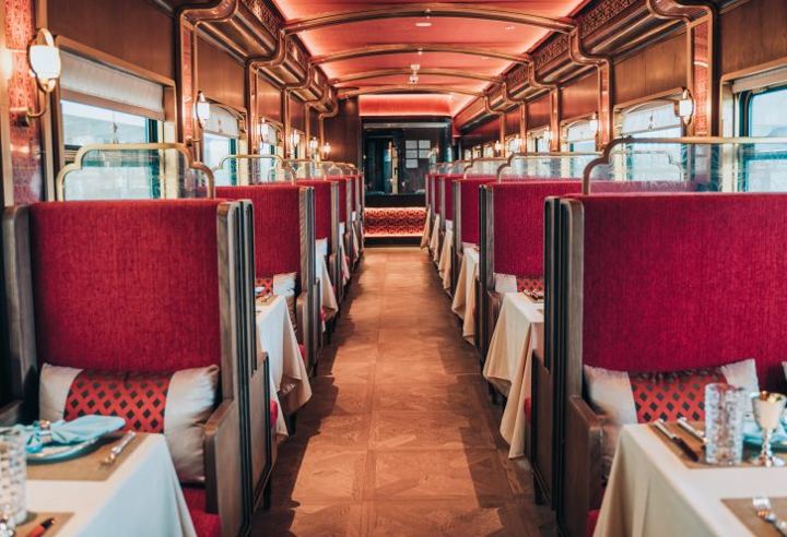 Golden Eagle Silk Road Express: the Chinese-style dining car