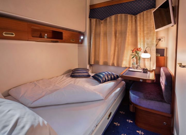 Golden Eagle: a Silver Class cabin