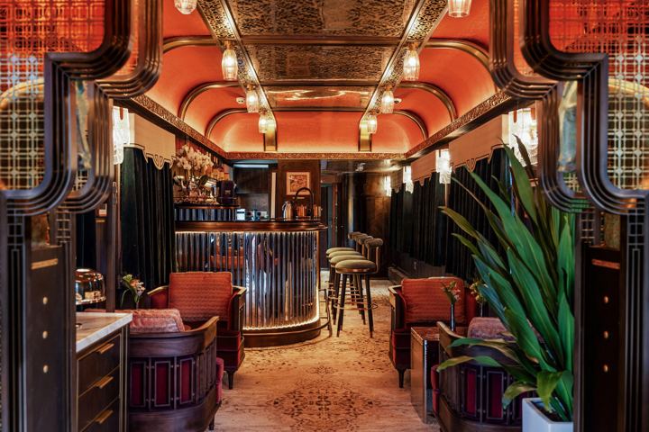Golden Eagle Silk Road Express: the bar lounge car