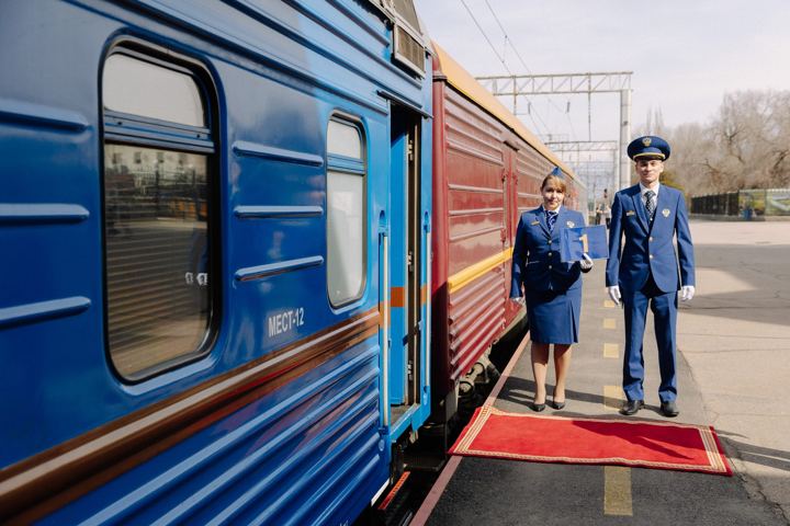 Golden Eagle: staff welcoming guests to the train