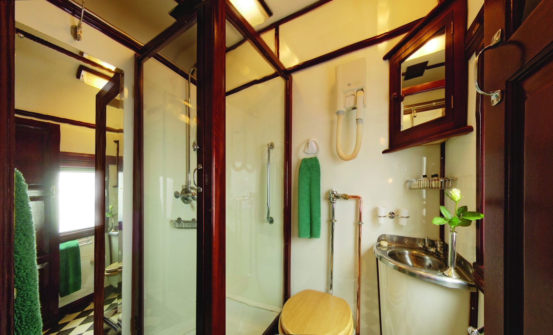 Pride of Africa — Rovos Rail: Deluxe Bathroom